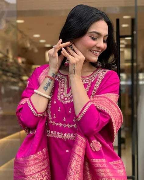 Image of Women's Viscose Silk Heavy Embroidered Straight Kurta With Trouser & Banarasi Jacquard Dupatta Set