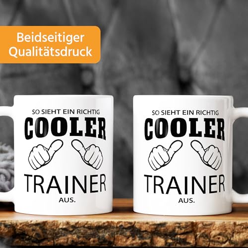 MoonWorks So sieht ein richtig ein richtig cooler (style_variation) aus Tasse Berufe Weiss unisize