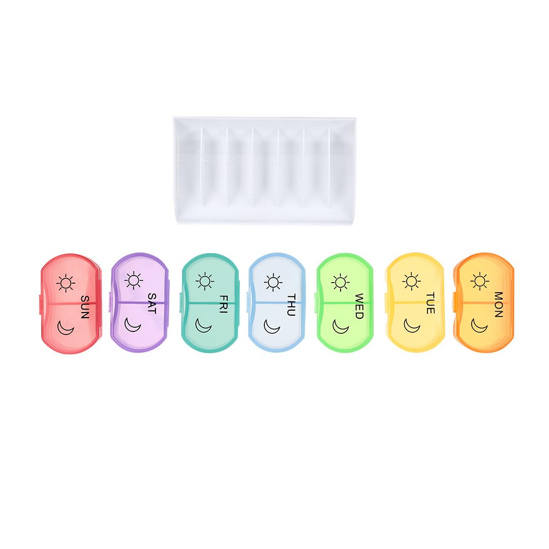 NK Pastillero Semanal 7 días – 7 Cajas de Colores con Doble Compartimento (14 en total), Iniciales de los Días, Tapa Segura, Caja de Pastillas con Formato Compacto, Ideal para Medicación Diaria
