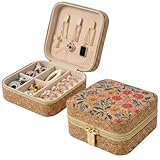 🌿 DESIGN LIÈGE VINTAGE & UNIQUE – Oubliez le plastique froid et le simili-cuir banal. Cette boîte se distingue immédiatement par sa texture effet liège et son motif floral bohème. Plus qu'un rangement, c'est un véritable accessoire de mode qui sublime votre coiffeuse et attire les regards par son élégance naturelle.
