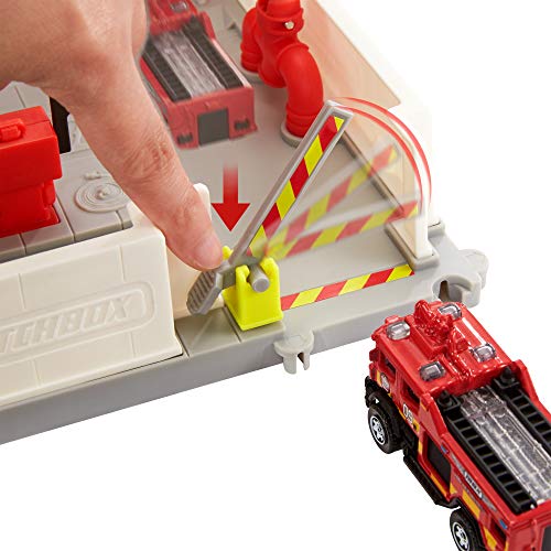 Matchbox HBD76 - Feuerwache Spielset, mit 1 Feuerwehrauto im Maßstab 1:64, Licht- und Soundeffekten und beweglichen… – Bild 5