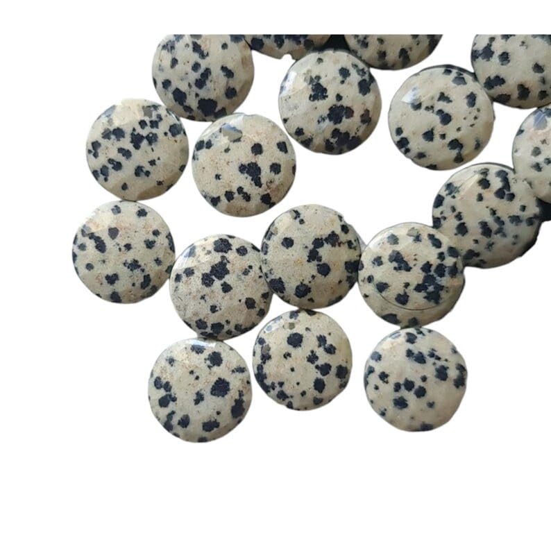 Cabochons en jaspe dalmatien naturel taillé en facettes pour joaillerie fine PSG325