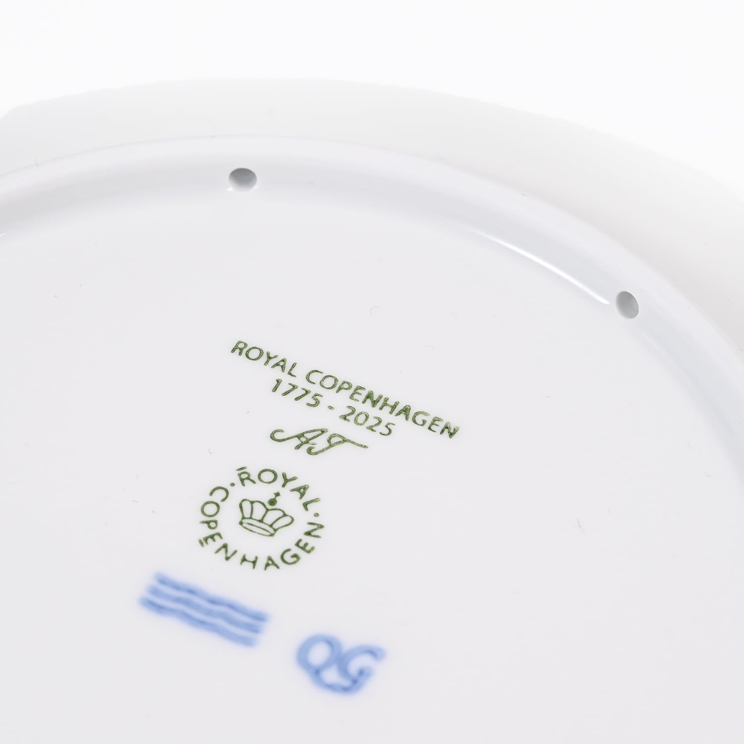 新品 ロイヤルコペンハーゲン イヤープレート 250周年記念プレート　ラスト在庫 楽天市場】ロイヤル コペンハーゲン 250周年記念プレート