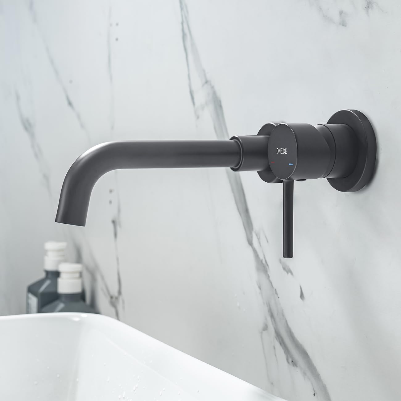 ONECE Robinet de Lavabo Mural, Mitigeur Mural en Laiton, Noir | Robinettrie Salle de Bains Encastré, Robinet d‘eau Froide et Chaude, Mitigeur Encastrable Rotation à 360°