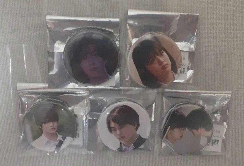 みなと商事コインランドリー　西垣匠　缶バッジ 西垣匠 香月慎太郎 みなと商事コインランドリー 缶バッジ - メルカリ