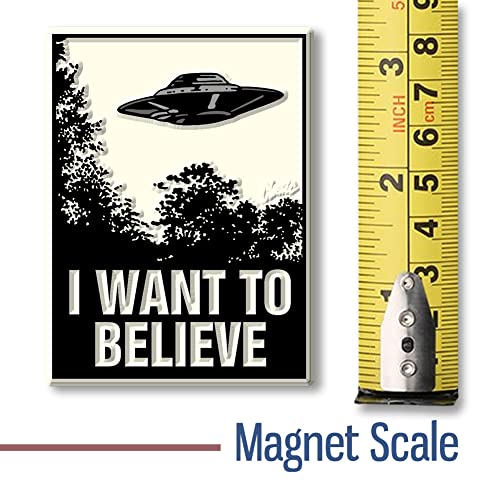 Imán UFO I Want to Believe 3D Rubber Vintage 2.4 x 3.2 in miniatura 2