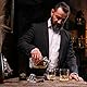 Whisiskey Whisky Karaffe Set - Whiskey Geschenkset - Geschenke für Männer - Männergeschenke Geschenk - Geburtstagsgeschenk Mann - Klassische Dekanter 700ML, 2 Whisky Gläser, 8 Whisky Steine