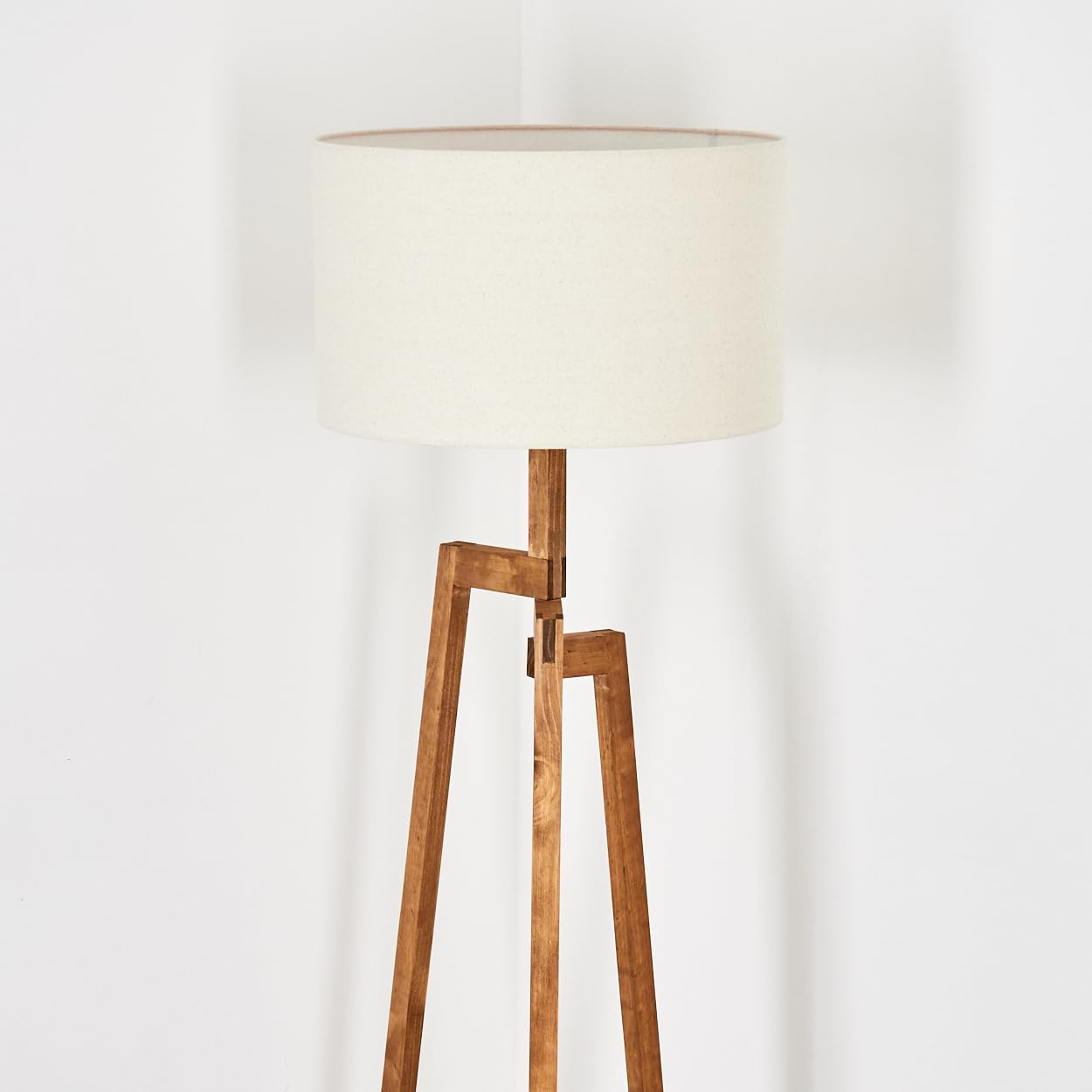 HOFSTEIN Stehleuchte Flemming, Stehlampe aus Holz im modernen Boho-Design, Schirm aus Stoff, Ø 50 cm, 162,5 cm, E27, mit Fußschalter - Wohnzimmer, Schlafzimmer, Esszimmer, Flur