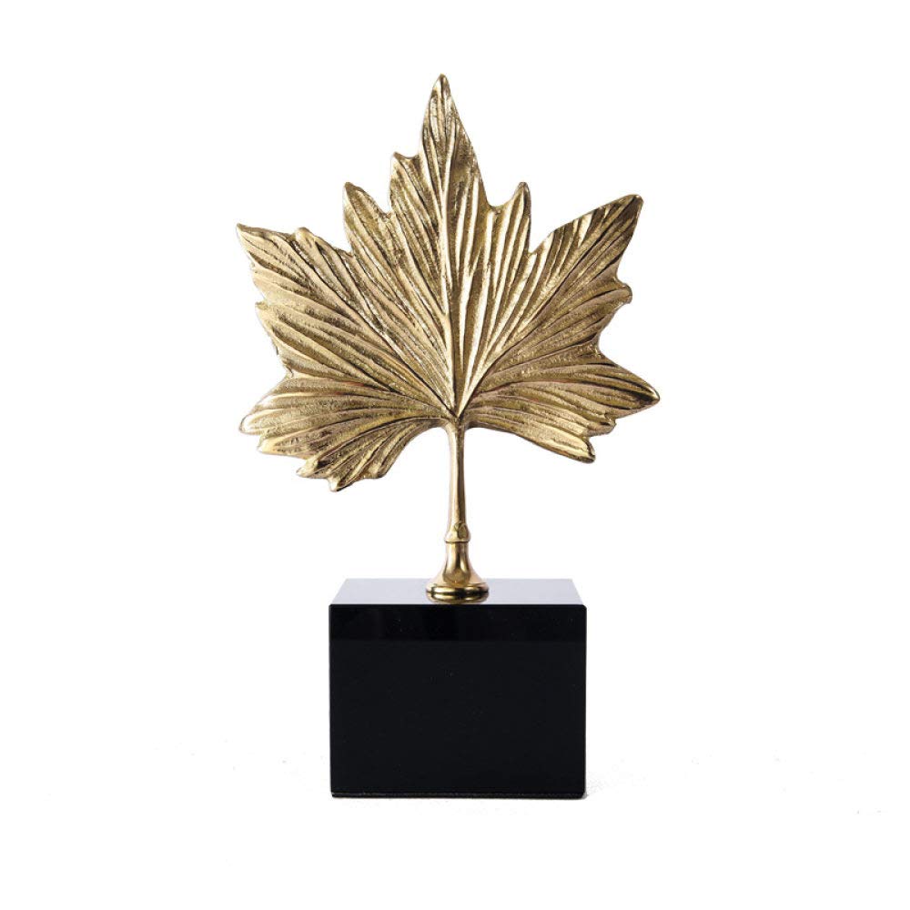 Artisanat créatif avec cette figurine feuille d'érable en cuivre pour salon moderne