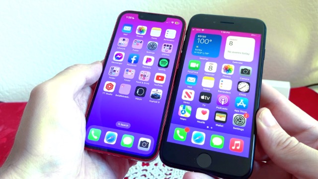 Watch Iphone 13 Mini OR Iphone SE 2022 ﹙3rd Gen﹚ #thisorthat on