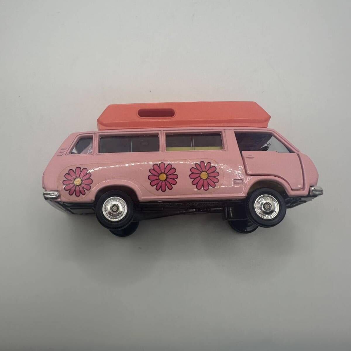 トミカダンディ ダイキャスト トヨタハイエース コミューターキャンピングカー トミカダンディ ダイキャスト トヨタハイエース コミューター