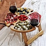 【Klappbarer Picknicktisch aus Holz im Freien】 Organizer-Tisch aus Holz. Es ist für alle geeignet, die ein Glas Wein mit leckerem Käse oder Obst genießen möchten.