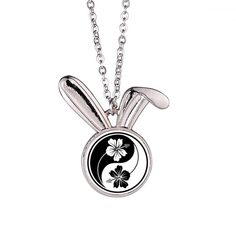 Pendentif Lapin Yin-Yang Fleur : sublimez un décolleté terne avec ce collier - 5