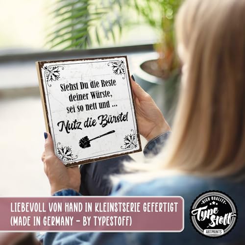 TypeStoff, targa in legno con scritta Nutz die