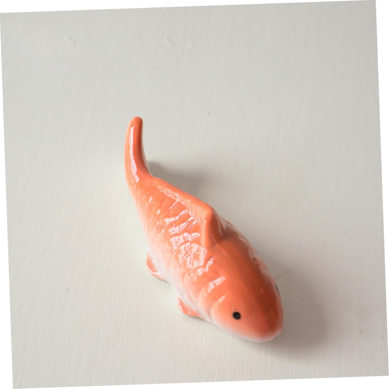 2 piezas de decoración del hogar, cerámica, decoración de peceras, decoraciones de acuario, decoración de peces de simulación, peces flotantes de acuario, peces flotantes, estatuas de peces pequeños,