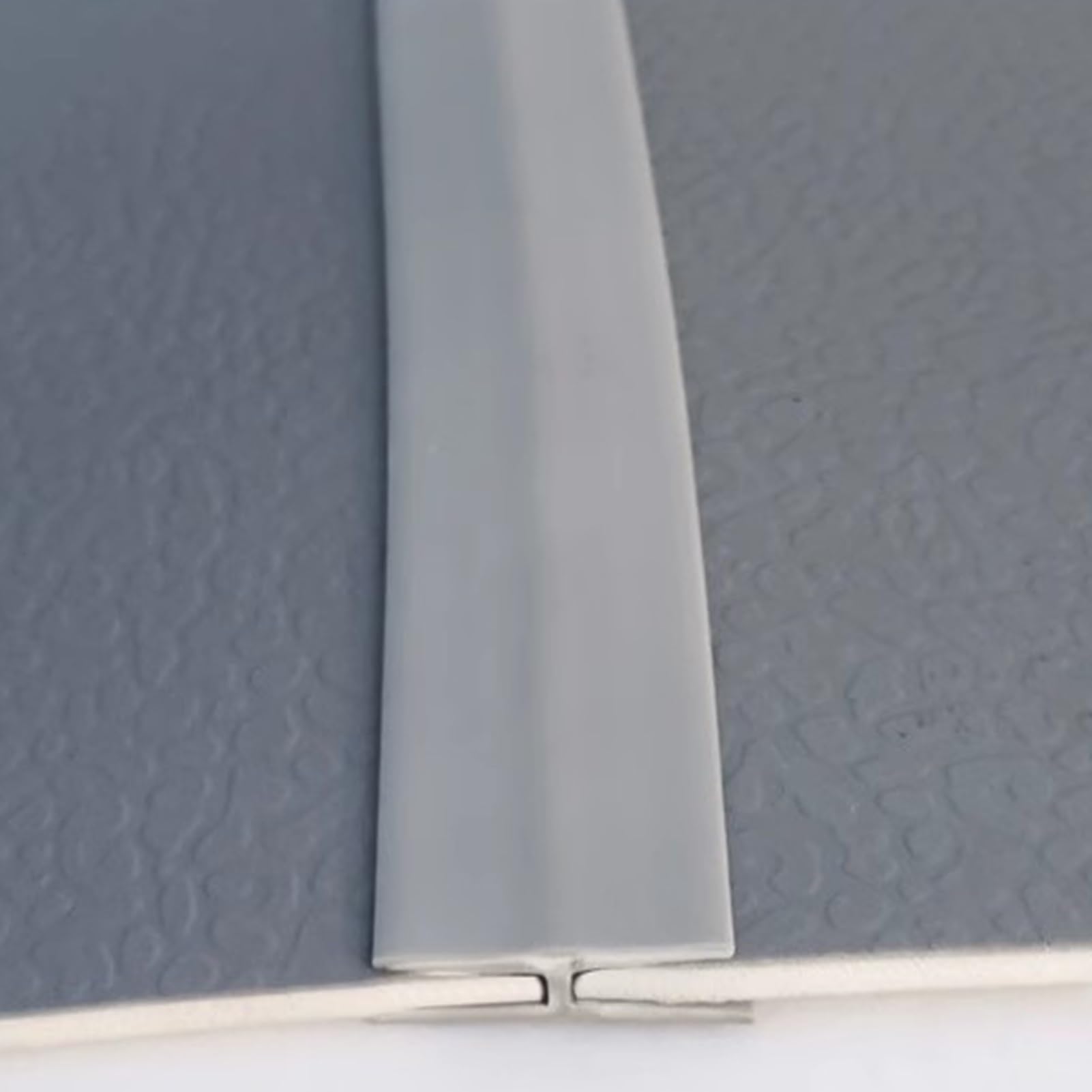 Szara listwa profilowa przejściowa do laminatu na płytkę o szerokości 2,5 cm, listwa przejściowa z PCW, 10 m, do użytku wewnątrz, idealna do wystroju salonu i domu