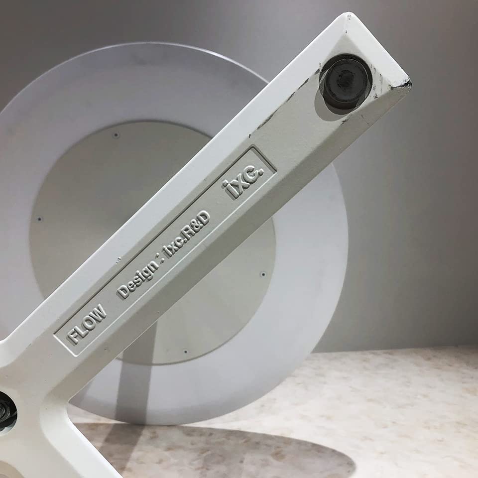 Cassina IXC. カッシーナ イクスシー フローテーブル ホワイト 円形 IXC(イクスシー）FLOWフロー テーブル|カッシーナ・イクスシー