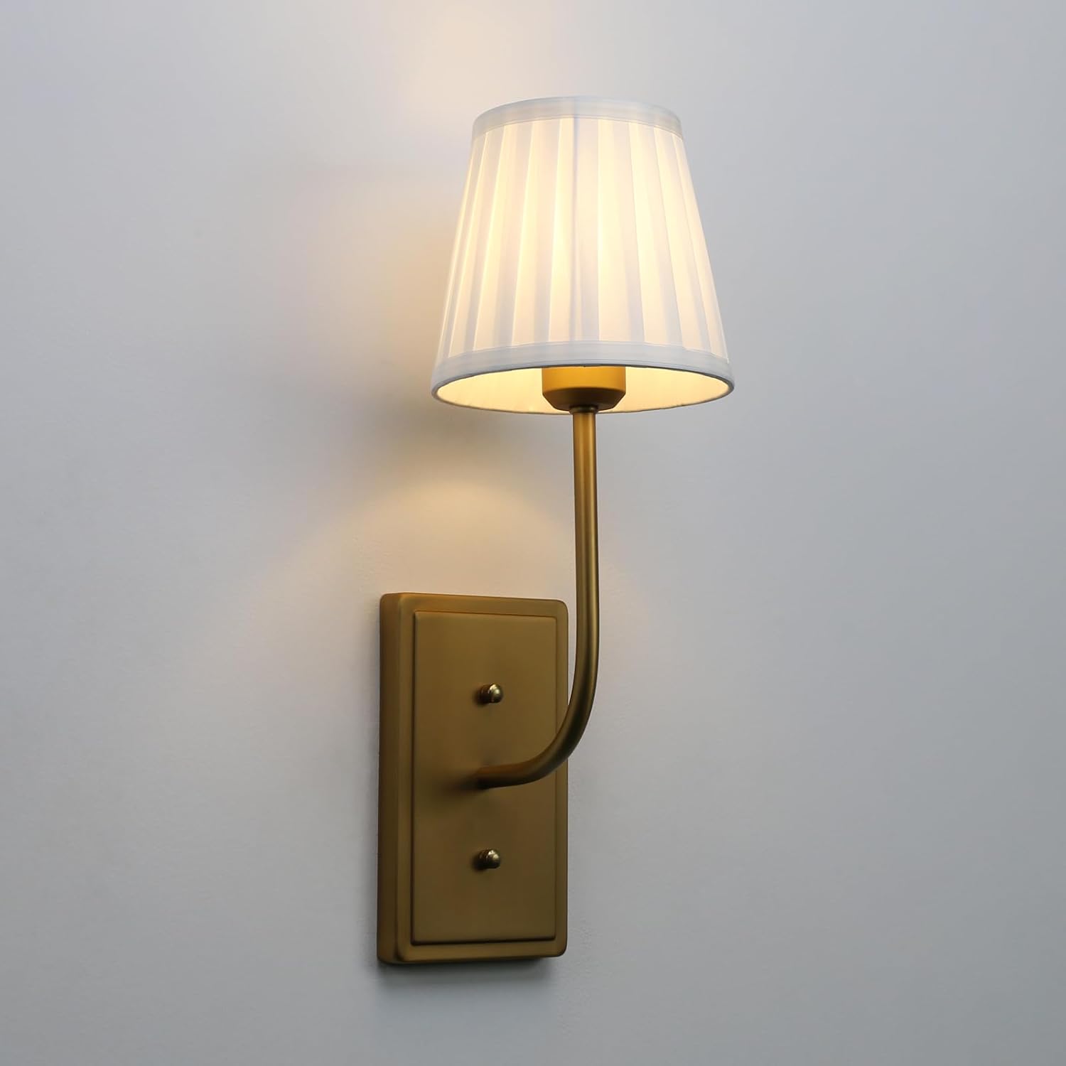 Vintage Antique Brass Wall Sconce 1-Light, White Pleated Fabric Shade Wall Lamp Hardwired Indoor Wall Light for Bedroom Living Room Vanity Bathroom