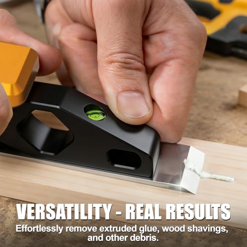 Block Plane with Built-in Level