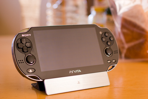 Amazon | PlayStation Vita クレードル (PCH-ZCL1J) | ケーブル