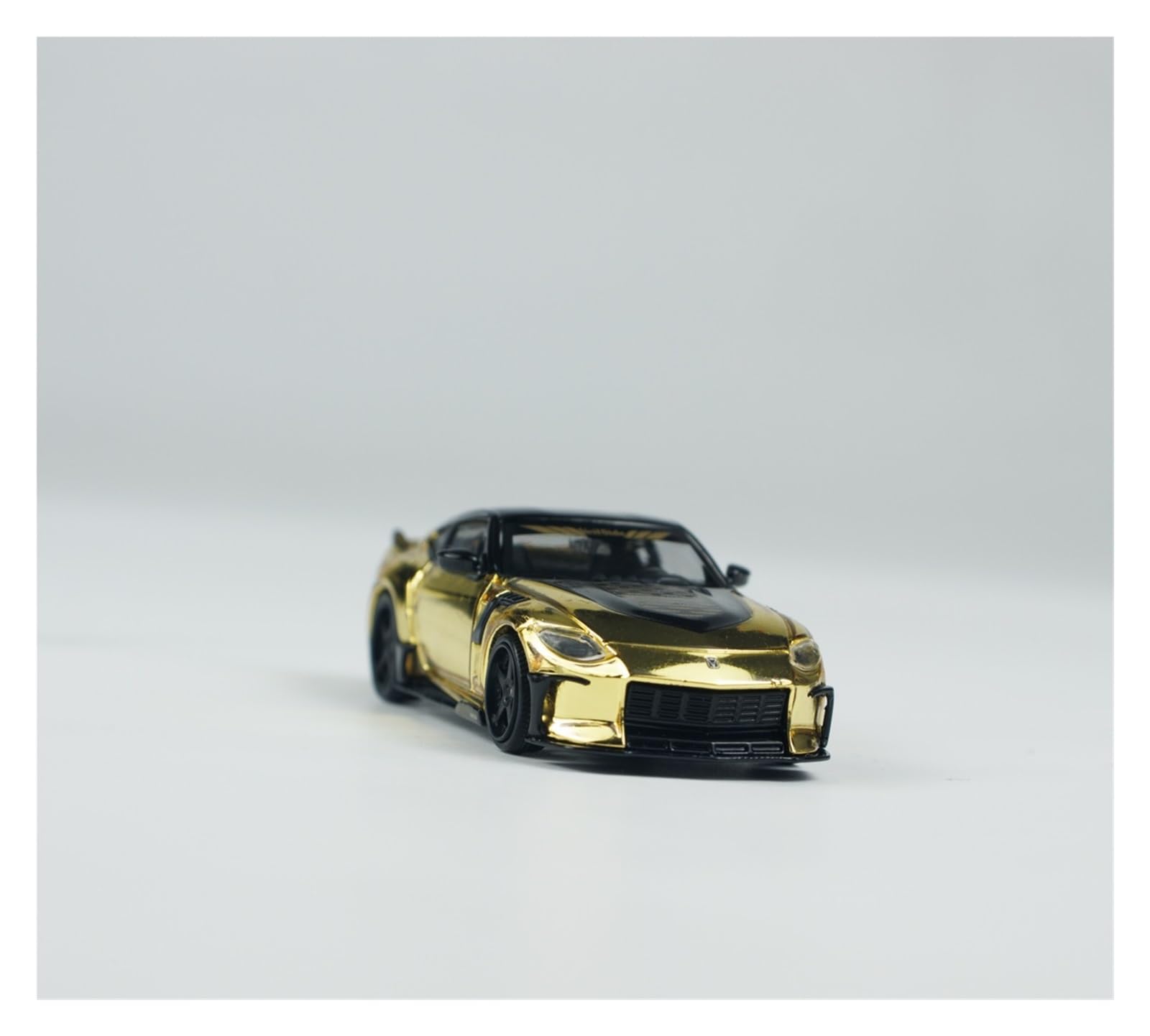 Metallo Scala Replica Ornamenti Per Modellini Auto In Lega Nissan Z VeilSide FFZ400 In Scala Ridotta Modello 1 64 Espositore Per Fan Hobby Veicoli Giochi Set
