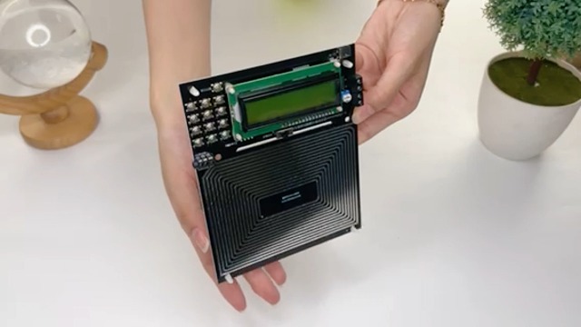 Healy Resonance（レゾナンス） Amazon.com: Resonance Audio Resonator, 7.83Hz Generator for
