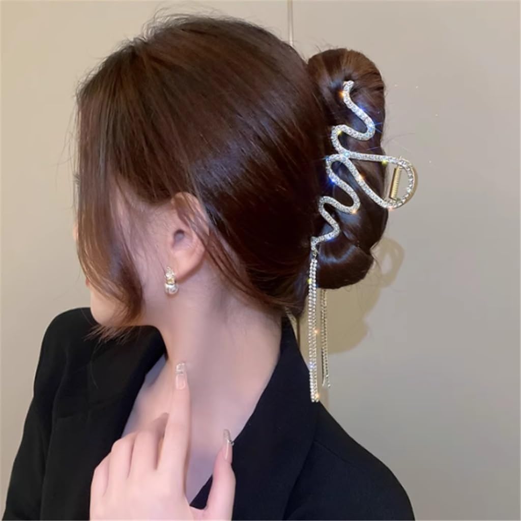 Pince à cheveux strass avec chaîne scintillante pour chignon d'été impeccable