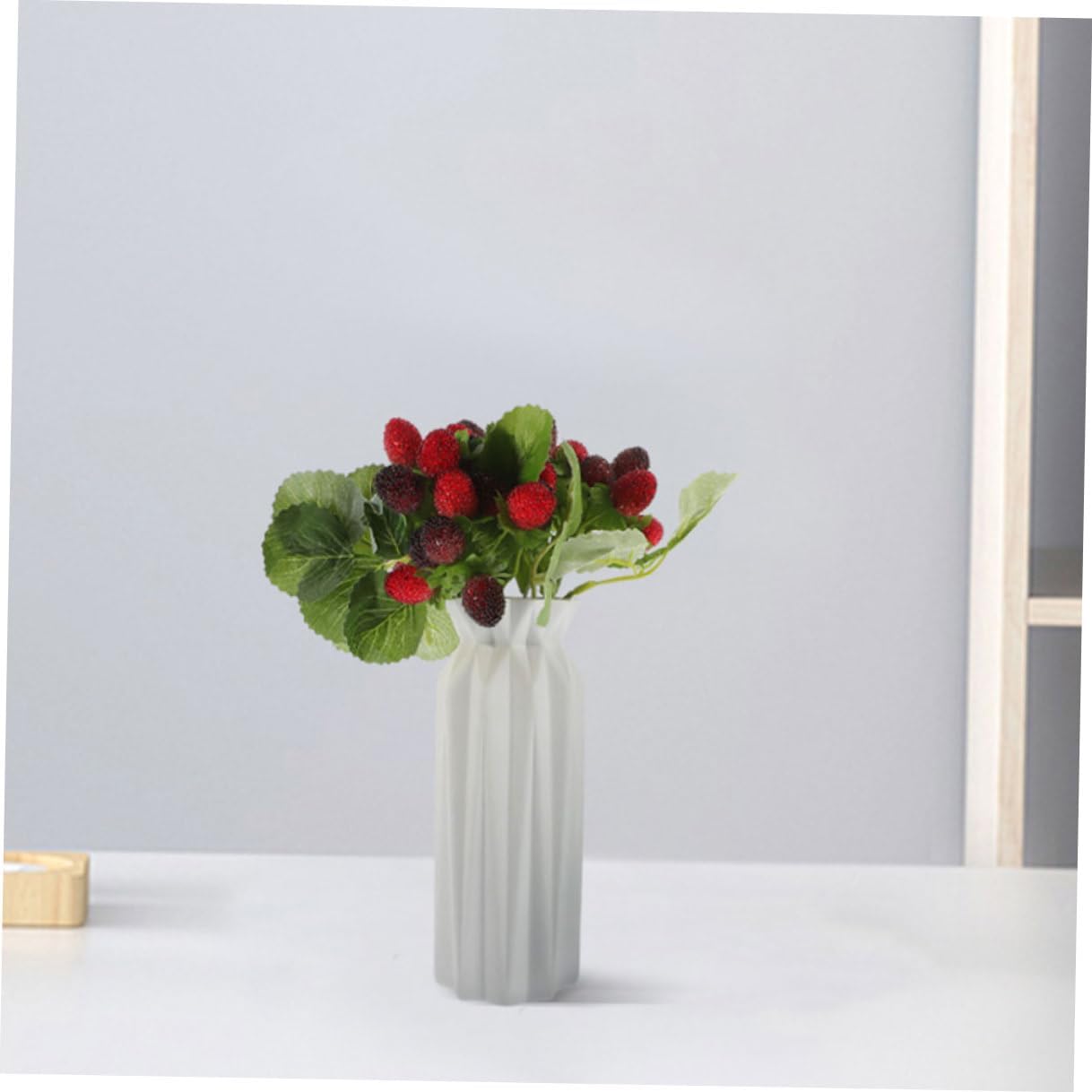 2pcs Artificial Waxberry Bunches Plastic Stems Black Red Simulated Wild Fruit Vase Filling Decor for Home Kitchen Party Decoration