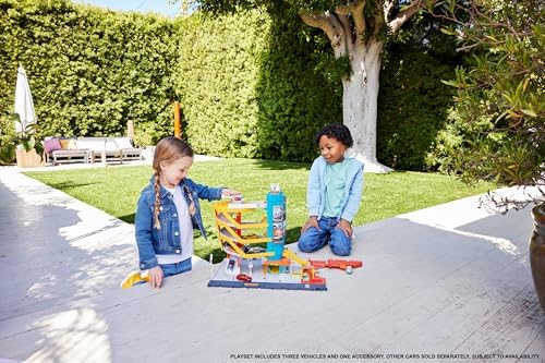 Matchbox Oyuncak Araçlar ve Oyun Seti, 5 Seviyeli Ulaşım Merkezi, Çocuk ve Arabayla Etkinleştirilen Özellikler, 1:64 Ölçekli Taksi, Tekne ve Helikopter ve Gıda Satıcısı - Görsel 2