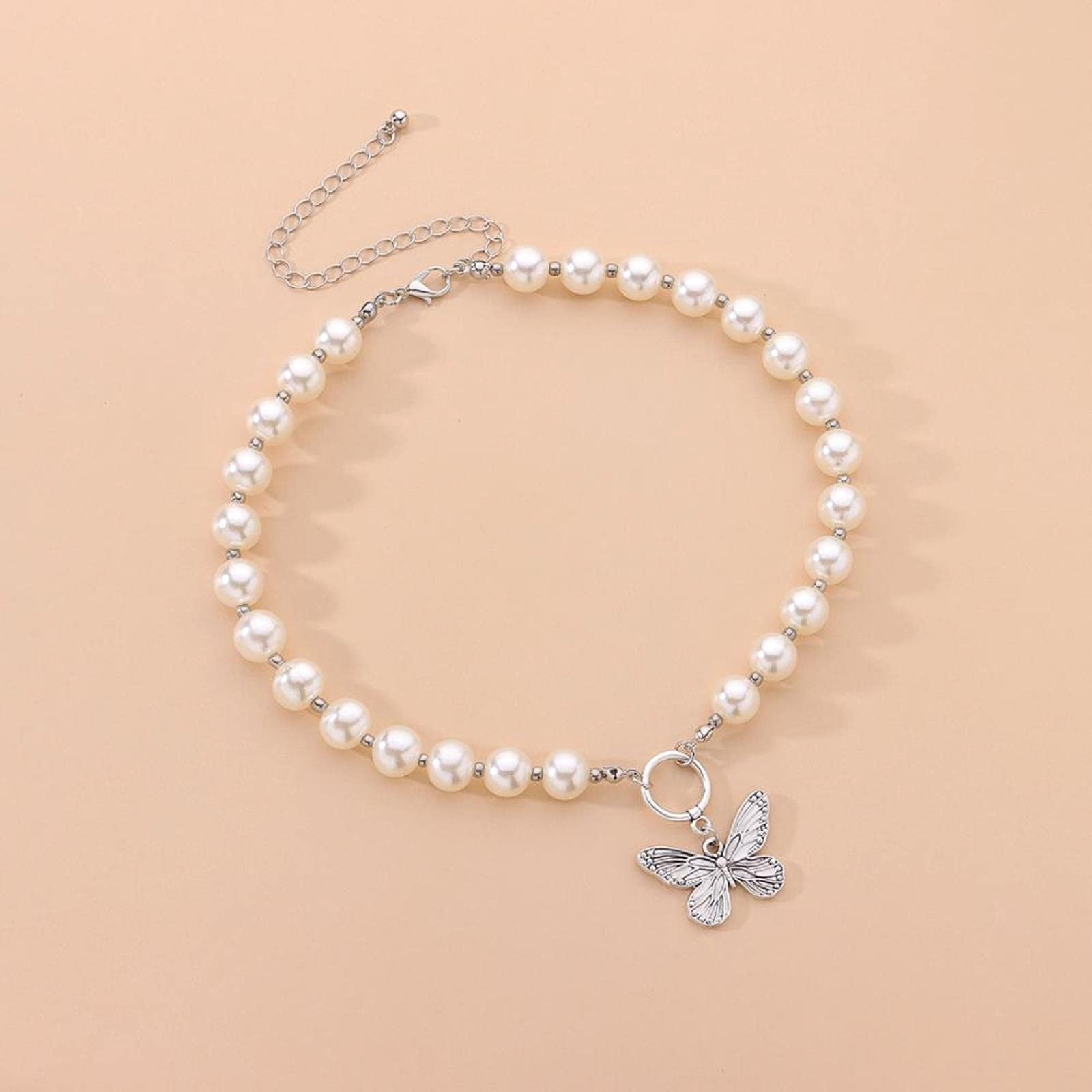 Vind vintage parelketting op - april 2026