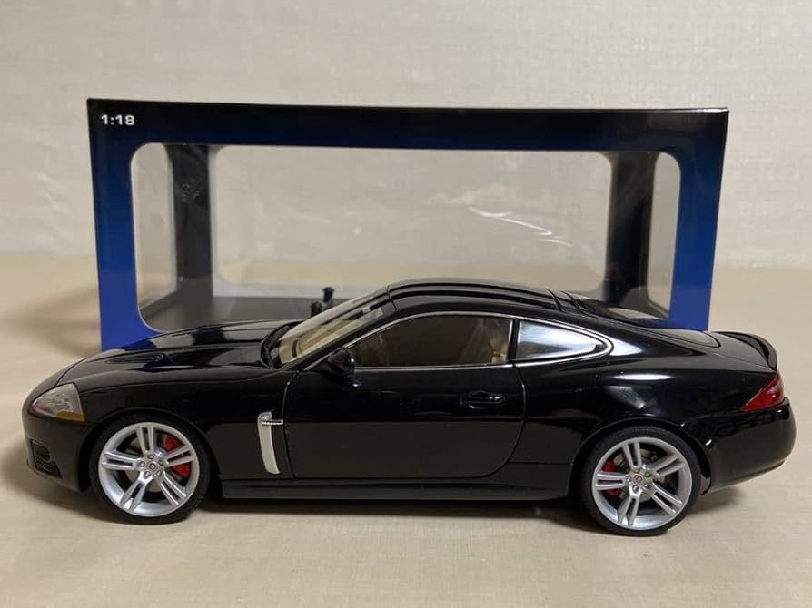 オートアート ジャガー JAGUAR XKR クーペ Coupe 1/18