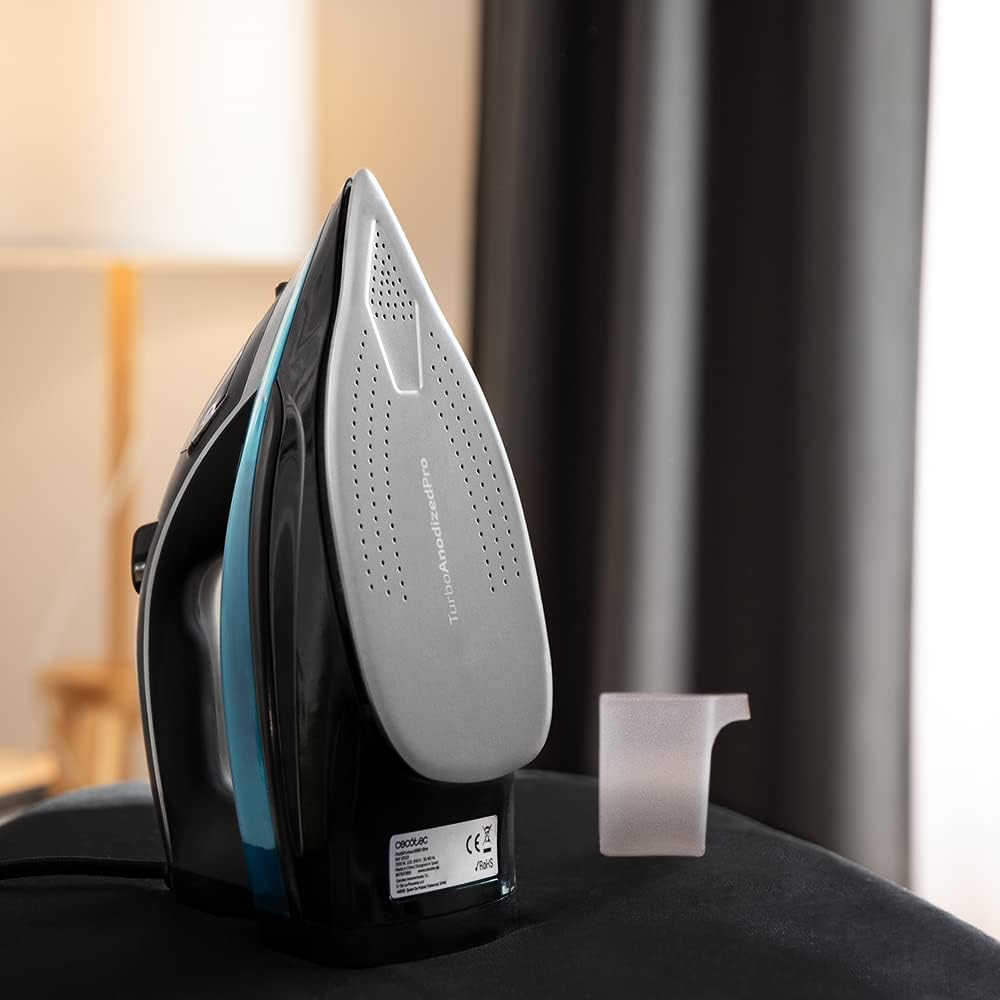 Soleplate of Cecotec Fast&Furious 6060 Ultra Steam Iron with measuring cup