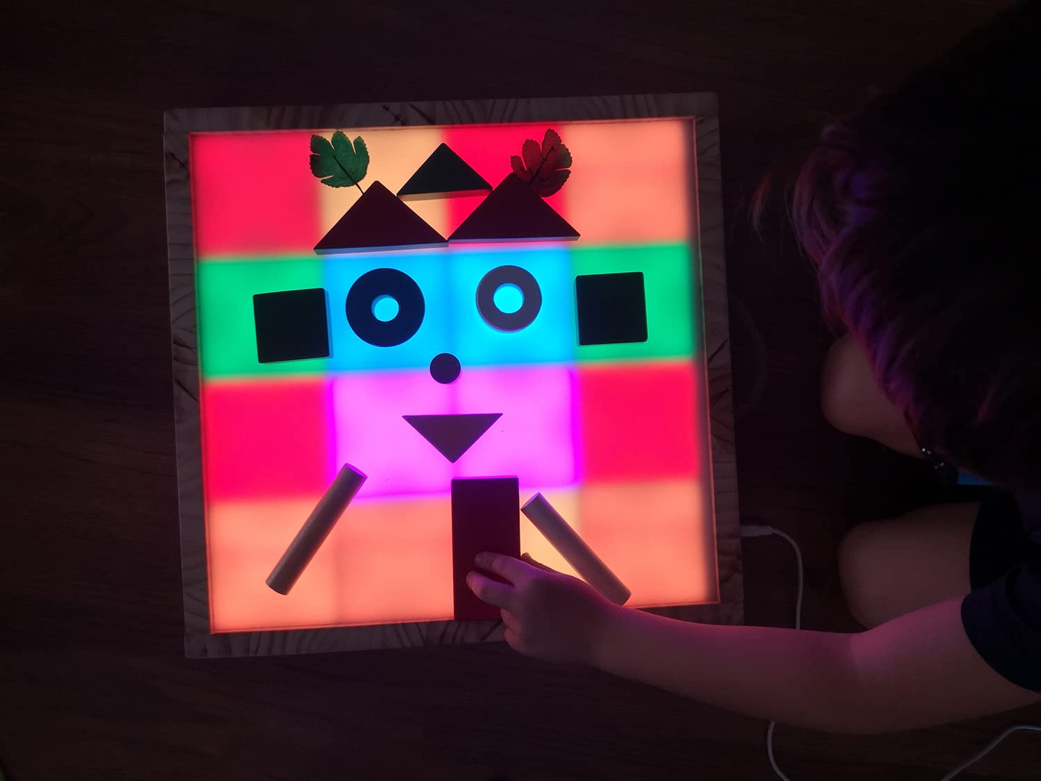 KARIVOO Tavolo interattivo light touch brevettato, metodo Reggio Emilia brevettato per attività Montessori, in collaborazione con esperti di educazione della prima infanzia e pedagogia speciale