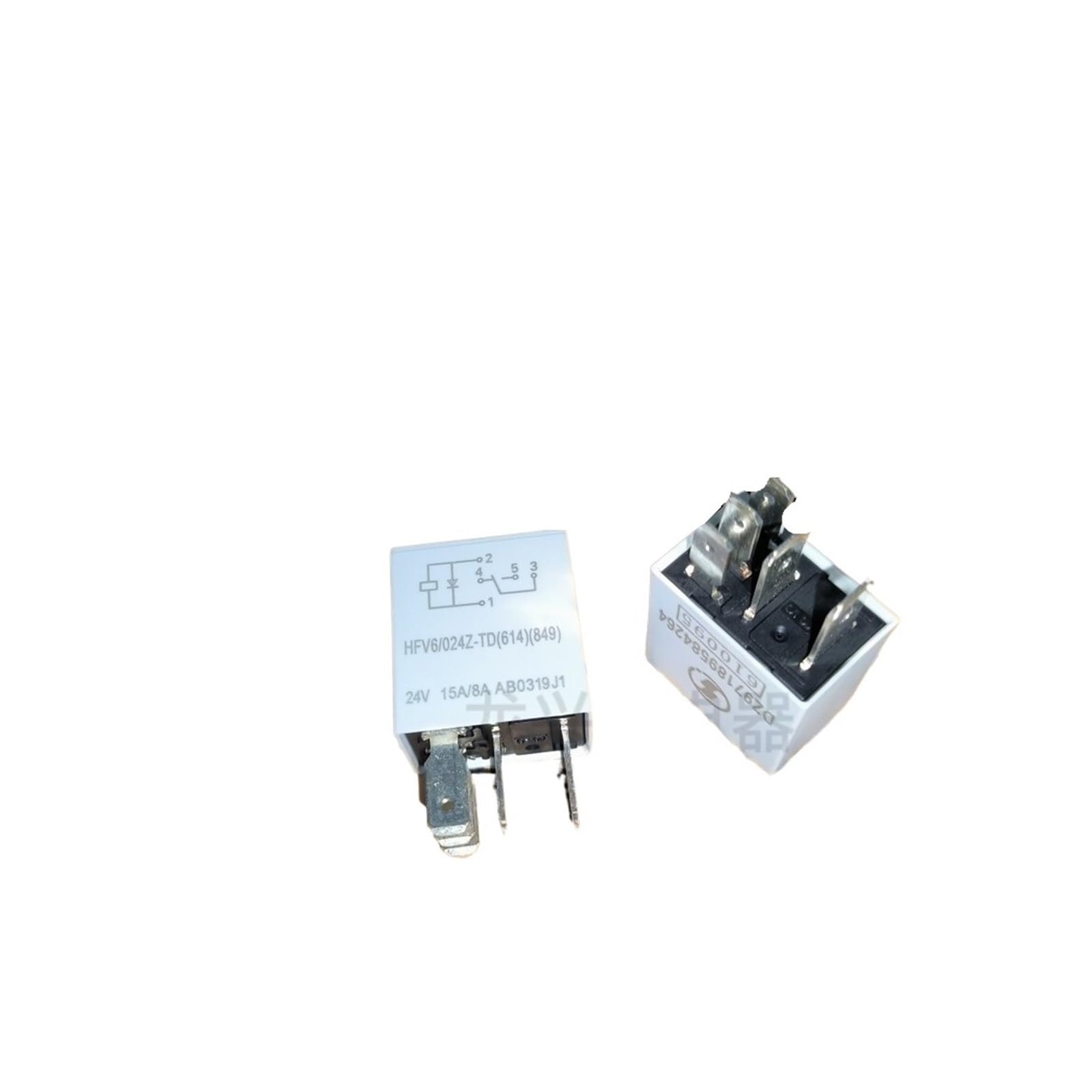 Relais HFV6 024Z-TD 24VDC NISZA pour réparer un circuit électrique défaillant
