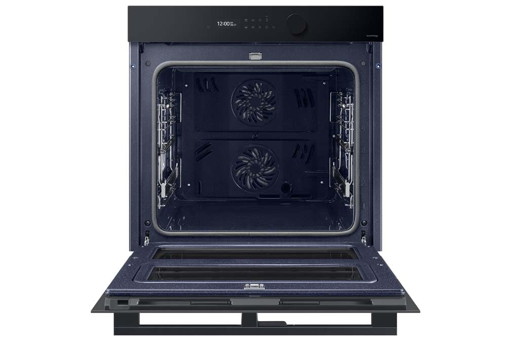 Samsung Series 5 Dual Cook Flex Smart Oven with Pyrolytic Cleaning & Air Fry, Colour: Clean Black, NV7B5750TAK — view 3