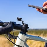 Quad Lock zestaw montażowy osłony kierownicy (regulowany) do roweru z MAG etui na telefon iPhone 16 Pro