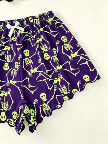 Image of WDIRARA Women's Plus Size Skull Pajama Set Goth Cute Shorts Sleepwear