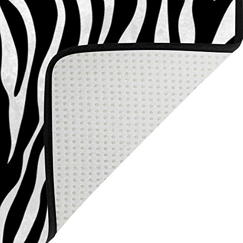Tapis antidérapant pour intérieur lavable au design rayures dans la cuisine