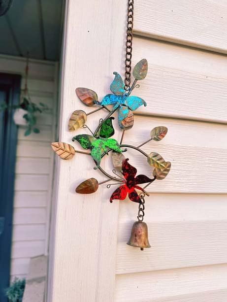 Cadeau de jardinage pour maman avec ce carillon éolien papillons poétique