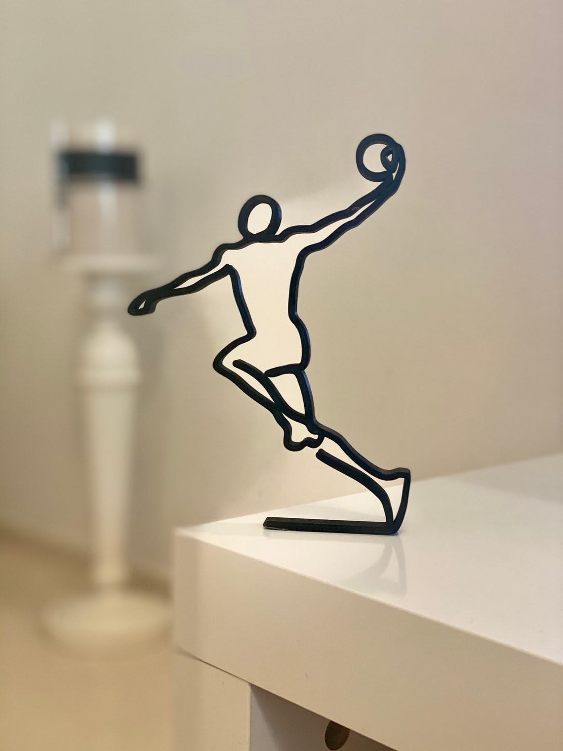 EROTNGO NBA Basketball Player Sculpture - Dynamic Tabletop Decor for Sports Enthusiasts and Game Art Collectors