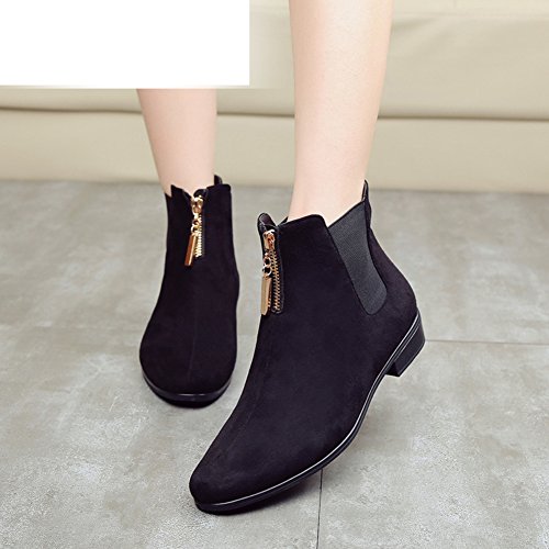 Bottes de couture avec place basse bout rond pour un look hivernal