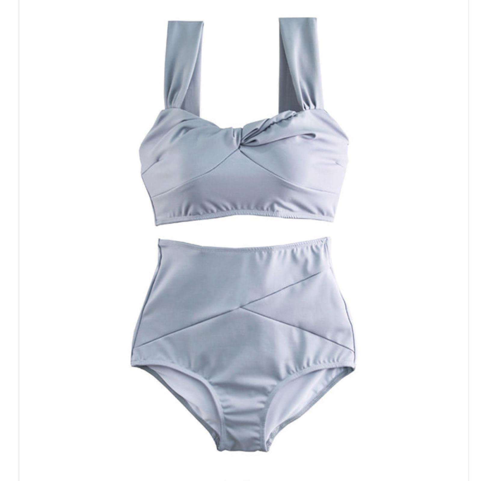 Bikini pour la plage deux pièces bleu uni pour femme adepte du soleil