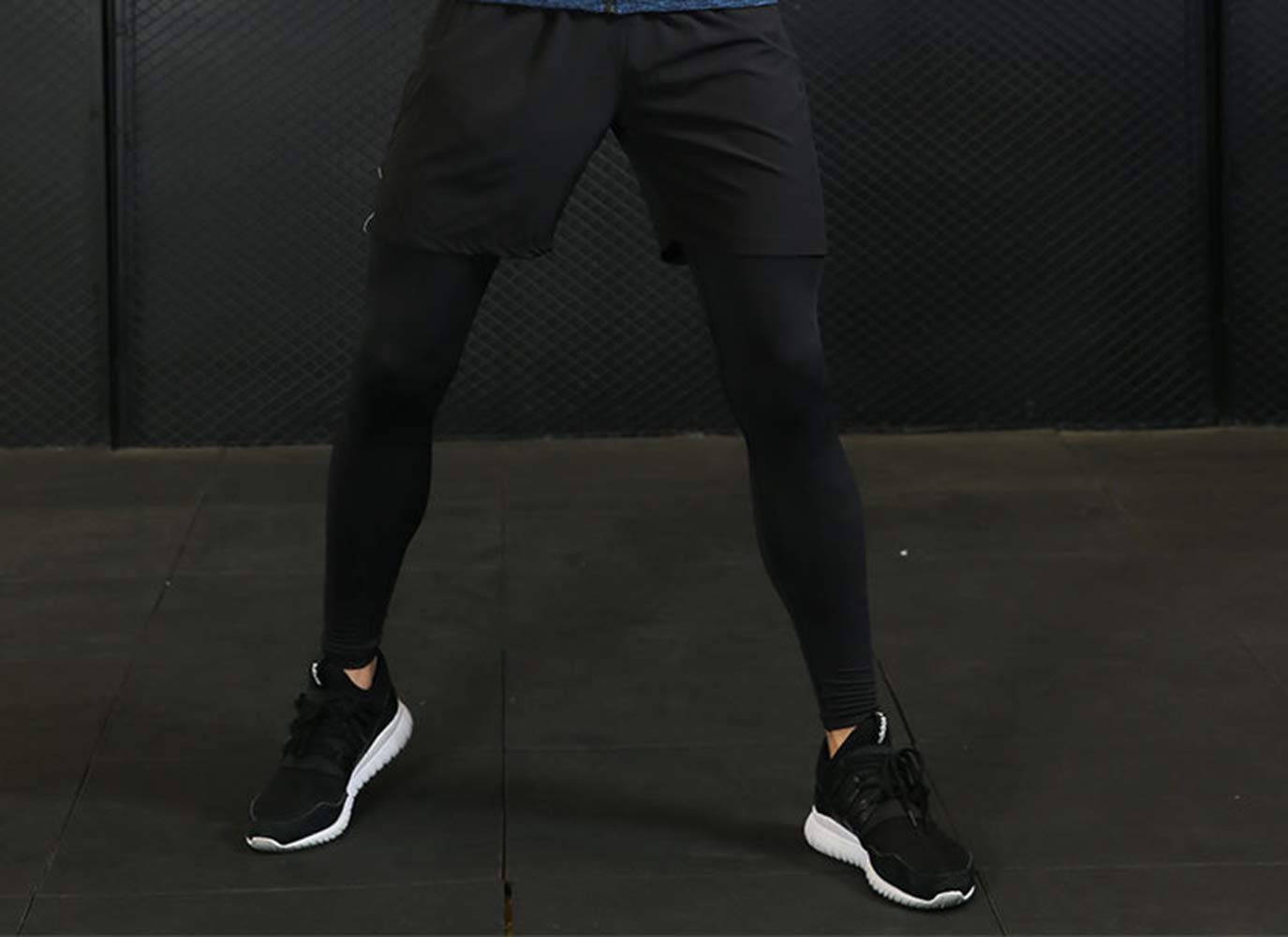 Moda odzież fitness, strój sportowy, czteroczęściowy strój męski, rajstopy sportowe, odzież treningowa, elegancka odzież sportowa, zestaw 2 l