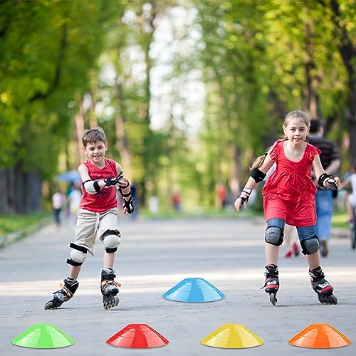 Fousenuk 20 Stück Fussball Hütchen Set, Runde Markierungshütchen Mit Ständer, Sport Hütchen, Markierungsscheiben, Fußball Hütchen für Hockey, Eislaufen, Handball, Koordinationstraining (5 Farben)