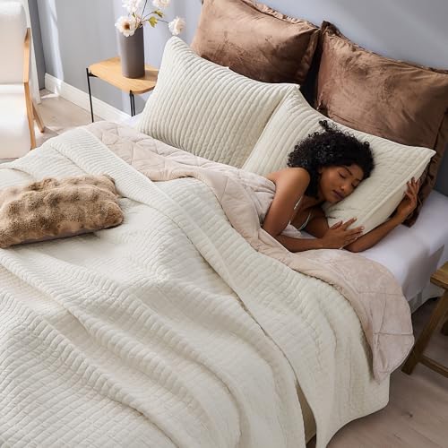 Image of Wonderful Velvet Quilt Set, Queen Size Cream Soft Fluff Texture Coverlet with Shams, Channel Stitched Pattern, All-Season Use, Versatile Lightweight Bedspread for Bedroom Adults Teens Kids,94 inchx94 inch