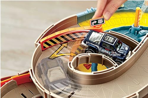 Matchbox Autorennbahn, 4-stöckig mit Rampe, Aufzug, Waschanlage und Abschleppwagen für Matchbox Autos, inkl. 1 Spielzeugauto, Auto Spielzeug, Spielzeug ab 3 Jahre, CJM67