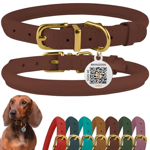 BRONZEDOG Hundehalsband aus gerolltem Leder mit QR-ID-Tag, verstellbar, weiche runde Halsbänder für kleine, mittelgroße und große Hunde, Welpen, Katzen (Cognacbraun, 23-28 cm)