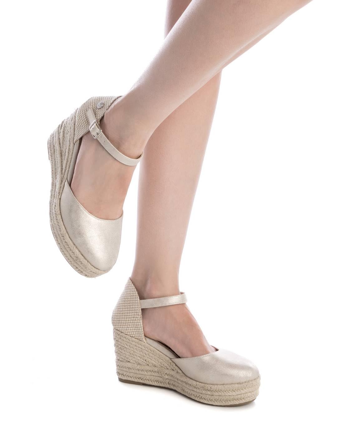 REFRESH - Sandales à talons compensés Femme - Chaussures confortables et polyvalentes – Mode décontractée