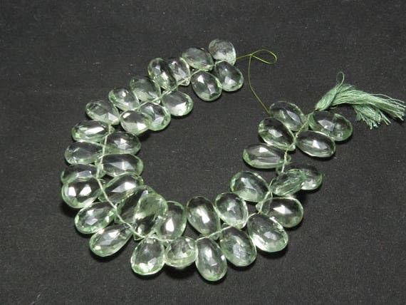 Améthyste verte naturelle en briolette pour façonner un cadeau d'anniversaire personnalisé
