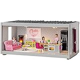 lundby wohnzimmer GRÖSSE UND LIEFERUMFANG: 1 Modul in Größe (H/B/T): 21x44x24 cm aus robustem, leichtgewichtigem Kunststoff mit Wänden aus Karton mit 1 Fenster und 1 öffnungsbarer Tür. In den Breiten 22 cm, 33 cm oder 44 cm erhältlich. Die Module sind passend für 11 cm Puppen (Maßstab 1:18). Unmontiert, Bauanleitung in mehreren Sprachen. Aufbauzeit Erwachsene: 10 Minuten.